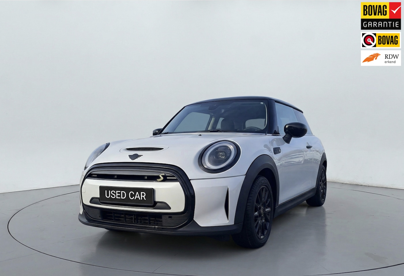 MINI Mini-Electric - Cooper SE Classic Trim|Carplay|Warmtep.|97%SoH|CLIMA|NAVI|LED - AutoWereld.nl