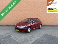 Peugeot 206 - 1.4 X-line 148DKM | NAP | AUTOMAAT | AIRCO | APK