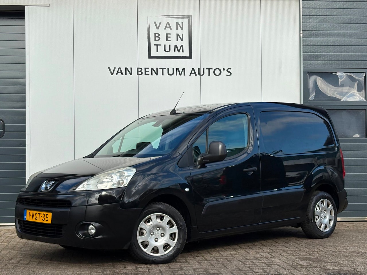 Peugeot Partner - 120 1.6HDI 90pk Navi Airco Cruise Trekhaak - AutoWereld.nl