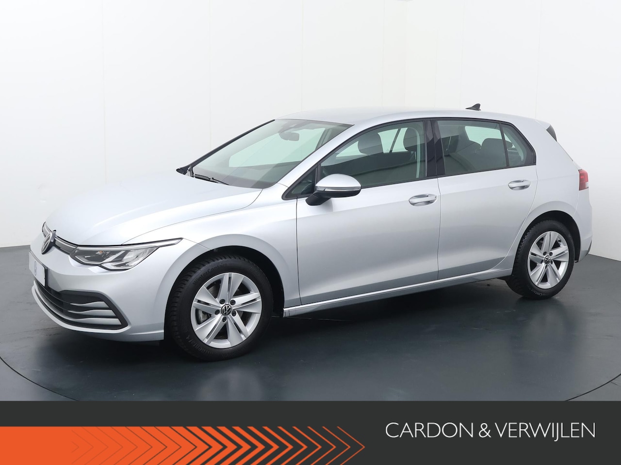 Volkswagen Golf - 1.0 eTSI Life Business | 110 PK | Automaat | Trekhaak | LED verlichting | Apple Carplay/An - AutoWereld.nl