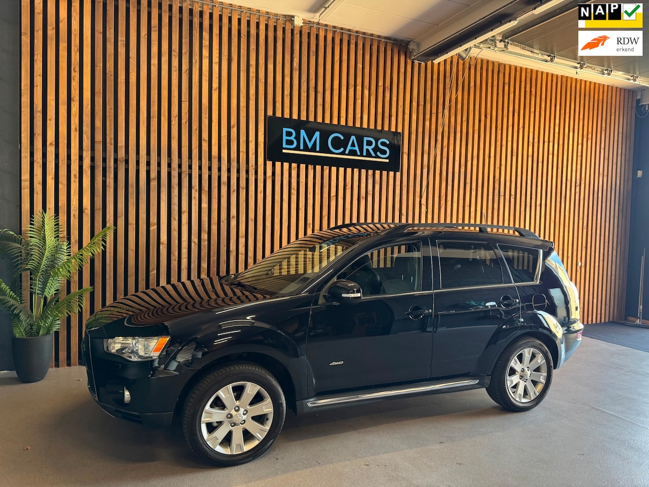 Mitsubishi Outlander - 2.4 Instyle AUTOMAAT,Schuifdak,Camera - AutoWereld.nl