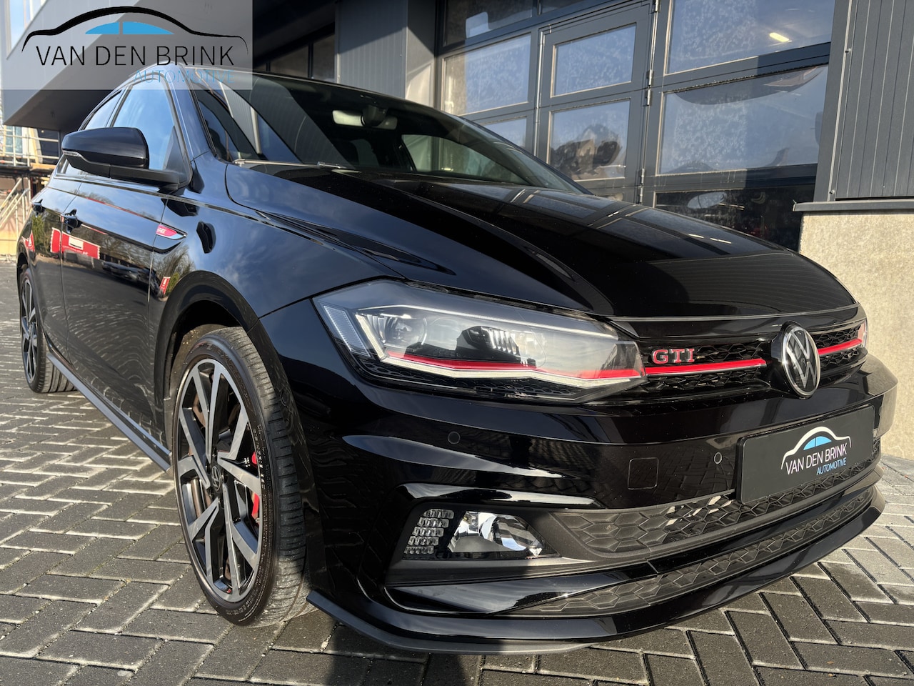 Volkswagen Polo - 2.0 TSI GTI Pano Keyless Camera - AutoWereld.nl