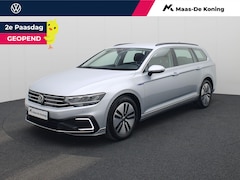 Volkswagen Passat Variant - 1.4TSI 160kW/218PK PHEV GTE Business DSG · Navigatie · Apple/Android Car Play · Camera + P