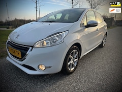 Peugeot 208 - 1.2 VTi Oxygo, NAVIGATIE, LED PAKKET, 15 INCH LM, DISTRIBUTIE NIEUW