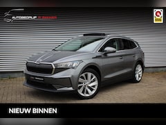 Skoda Enyaq iV - 80 Loft Edition // SoH 97% | Panoramadak | Trekhaak | Warmtepomp | Camera | Keyless | Deal