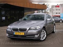 BMW 5-serie - 530i Upgrade Edition|Rijklaar|Carplay|ACC|Schuifdak|Camera Voor+Achter|Standkachel|