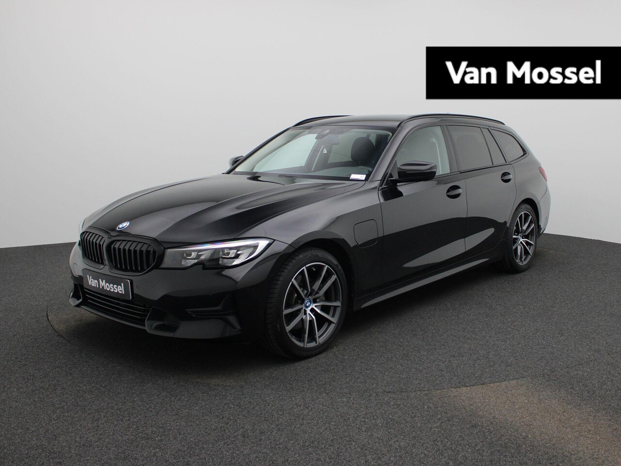 BMW 3-serie Touring - 320e Executive | Automaat | Navigatie | Sfeerverlichting | Trekhaak | Camera | Lederen Bek - AutoWereld.nl