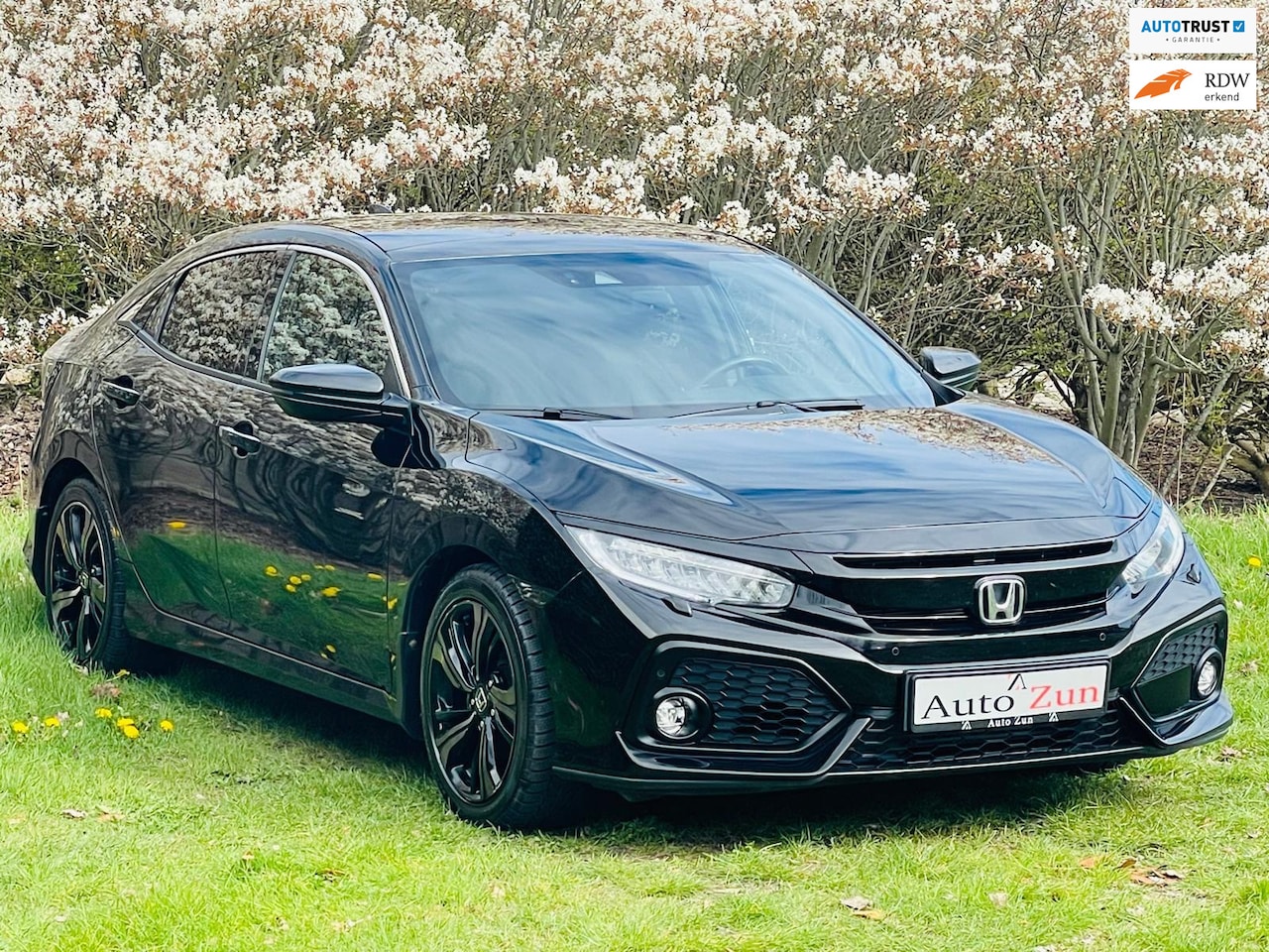 Honda Civic - 1.0 i-VTEC Elegance/Pano/Automaat/Stoelverwarming/Cruise - AutoWereld.nl