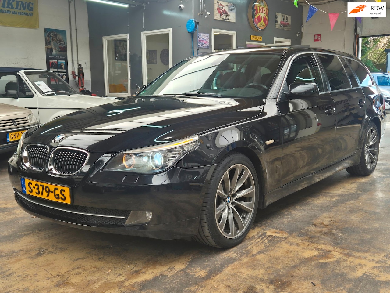 BMW 5-serie Touring - 530i LCI *176000KM* Youngtimer *BTW* - AutoWereld.nl