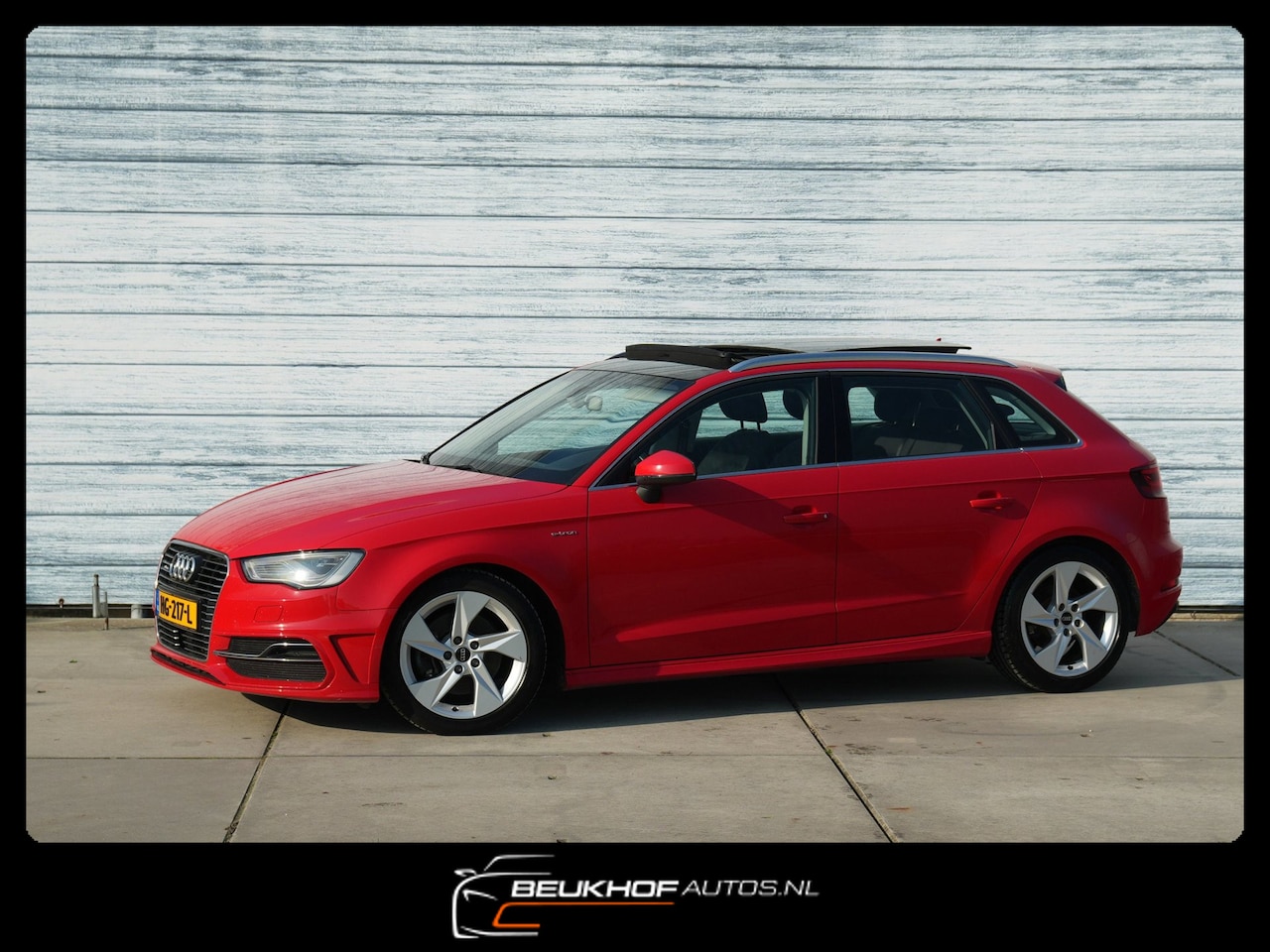 Audi A3 Sportback - 1.4 E-tron PHEV Panorama 19 inch Navigatie - AutoWereld.nl