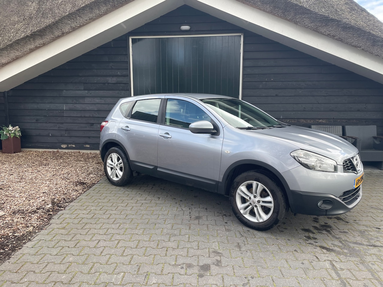Nissan Qashqai - 2.0 Acenta Airco, Cruisecontrol, Climate control, Multifunctioneel stuurwiel - AutoWereld.nl
