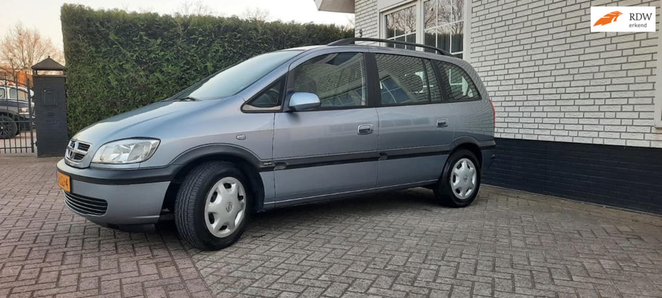 Opel Zafira - 1.6-16V Maxx Cool 7 persoons lage kmst - AutoWereld.nl