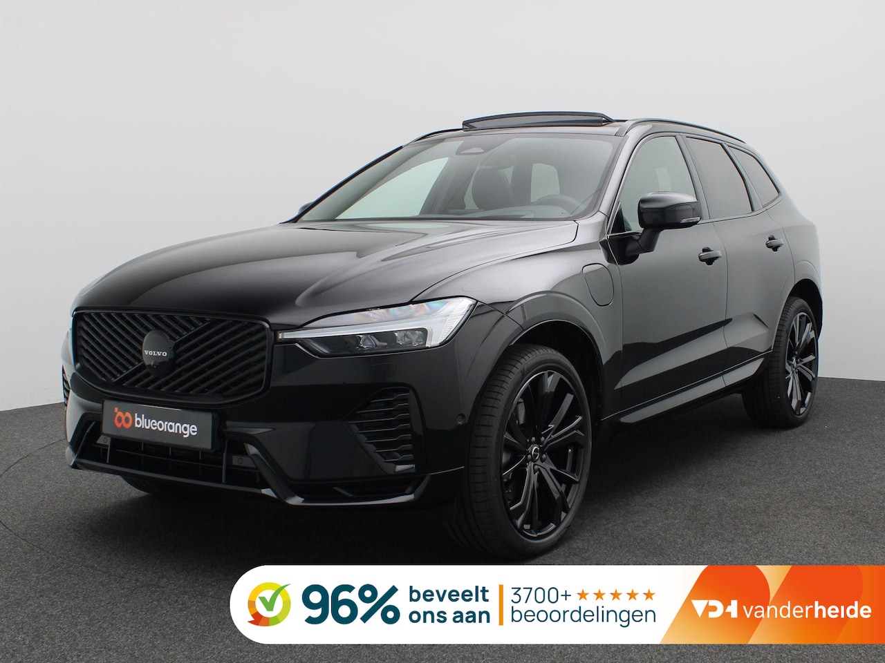 Volvo XC60 - 2.0 T6 Plug-in hybrid AWD Plus Black Edition 350PK Pano-Schuifdak, Trekhaak, 21" LM Velgen - AutoWereld.nl