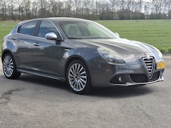 Alfa Romeo Giulietta - 1.4 T Distinctive| 170PK | Leder | 18"