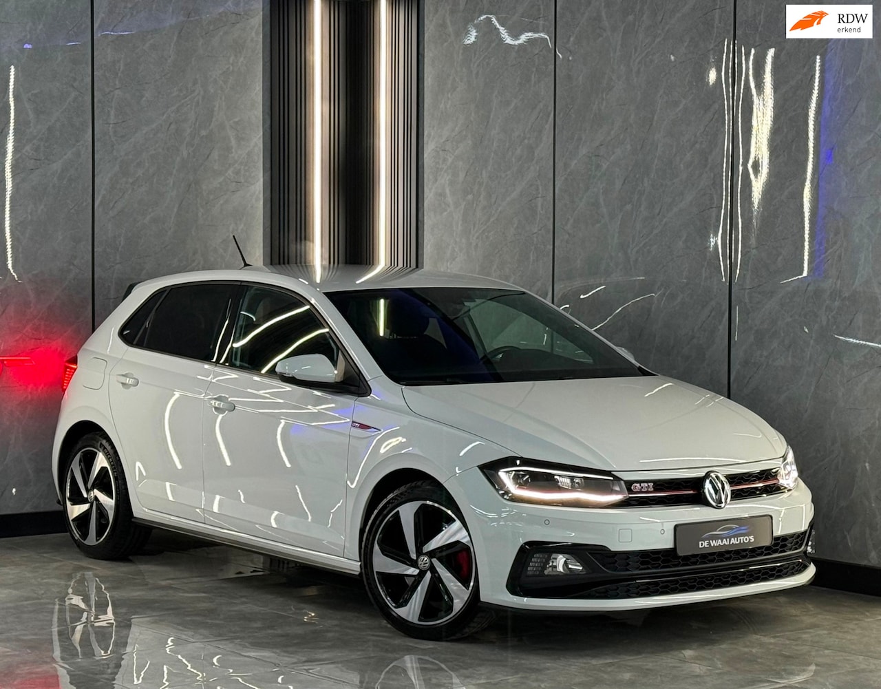 Volkswagen Polo - 2.0 TSI GTI 1e Eignaar | Camera | Sfeer | 17” GTI Velgen | Stoelverwarming | Cruise | Led - AutoWereld.nl