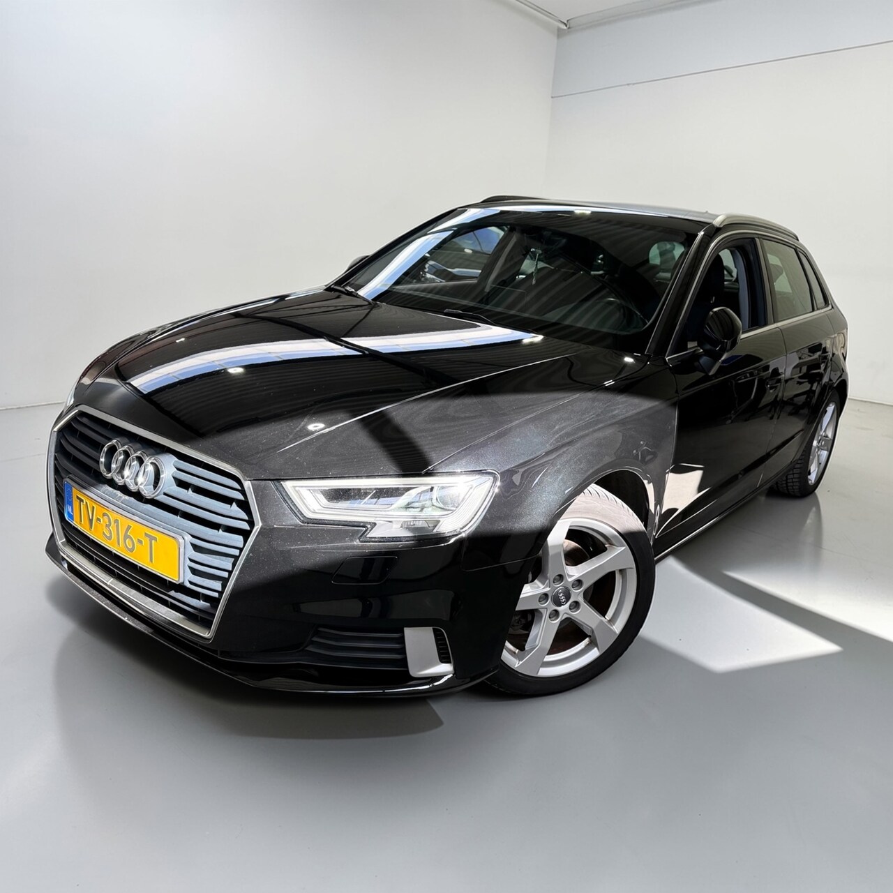 Audi A3 Sportback - 1.0 TFSI Sport Lease Edition Parkeersensoren - AutoWereld.nl