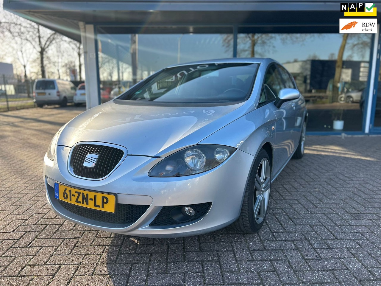 SEAT Leon - 1.9 TDI Ecomotive Sport 1.9 TDI Ecomotive Sport - AutoWereld.nl
