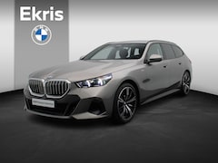 BMW 5-serie Touring - 520i M Sportpakket | Trekhaak | Driving Assistant Plus | Harman Kardon | 20"