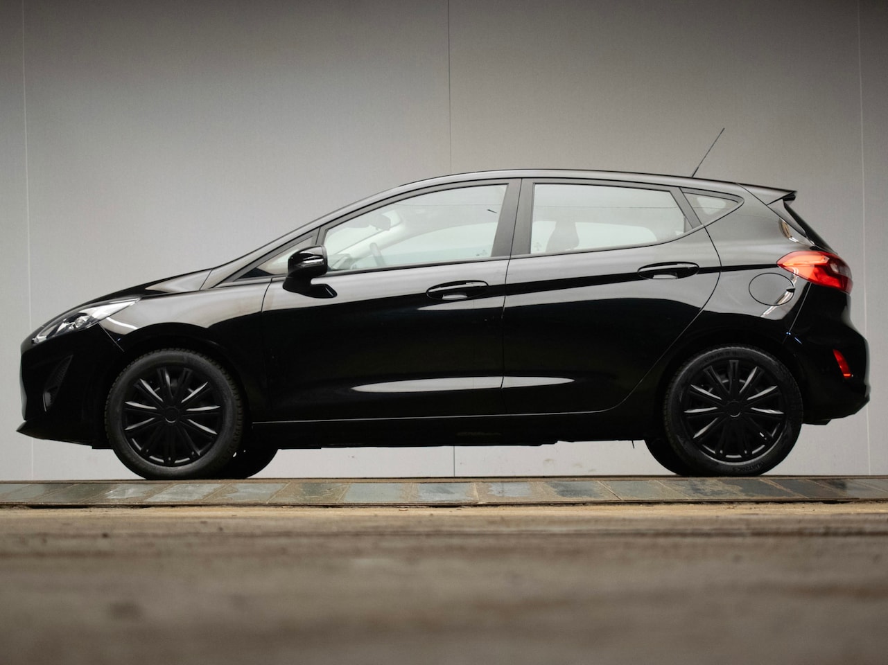 Ford Fiesta - 1.1 Sport (APPLE CARPLAY,NAVI,LED,PDC,LANE ASSIST,DAB,BLUETOOTH,SPORTSTOELEN,LM VELGEN,NIE - AutoWereld.nl