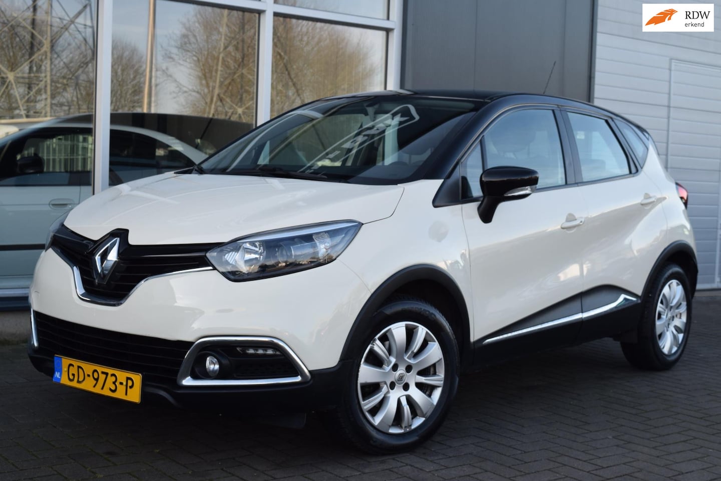Renault Captur - 1.5 dCi Expression | Automaat | Navi | APK 2-2027 - AutoWereld.nl