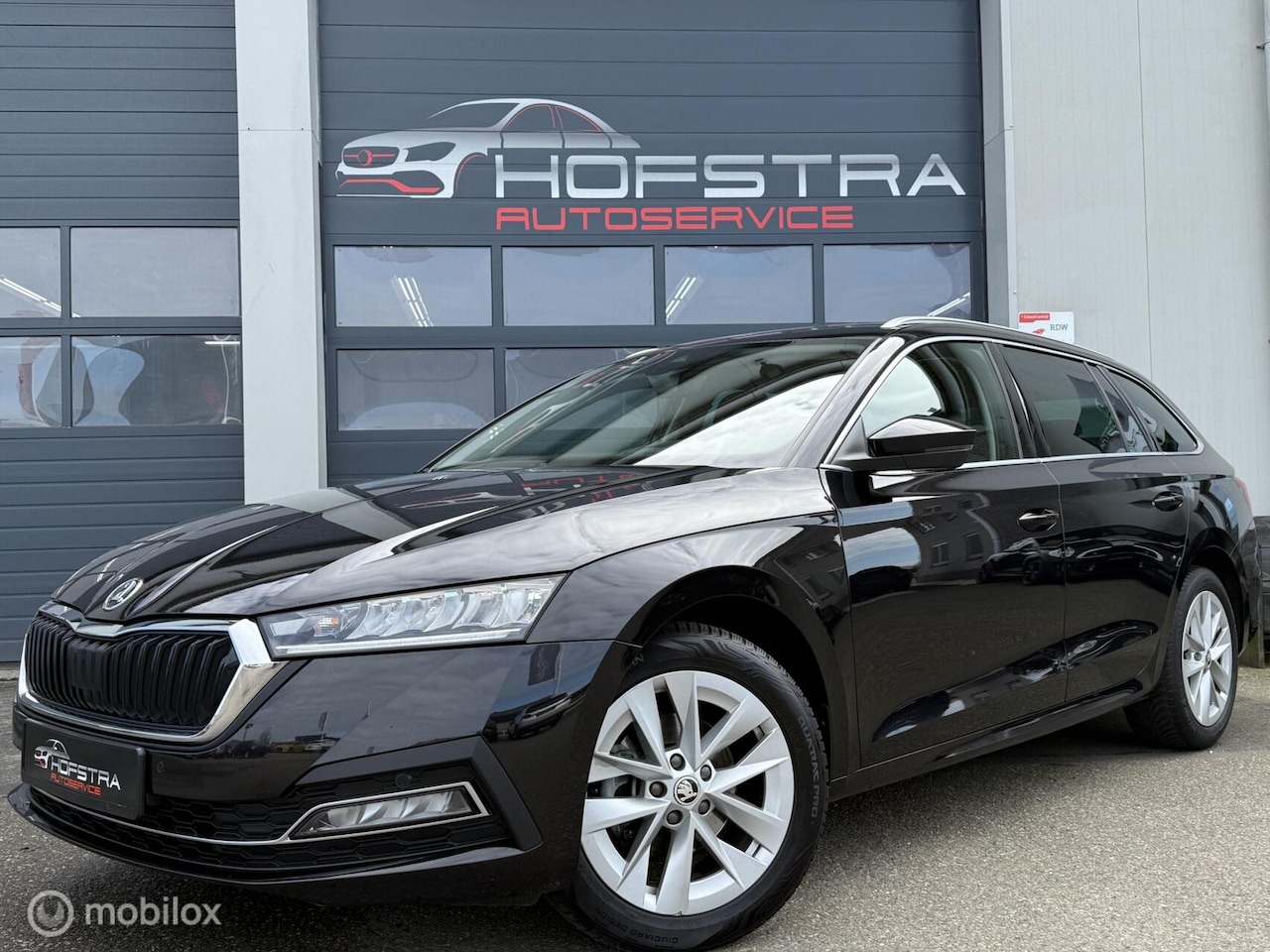 Skoda Octavia Combi - 1.5 e-TSI Head-Up Camera Trekhk Sfeerverl Stoelverw - AutoWereld.nl