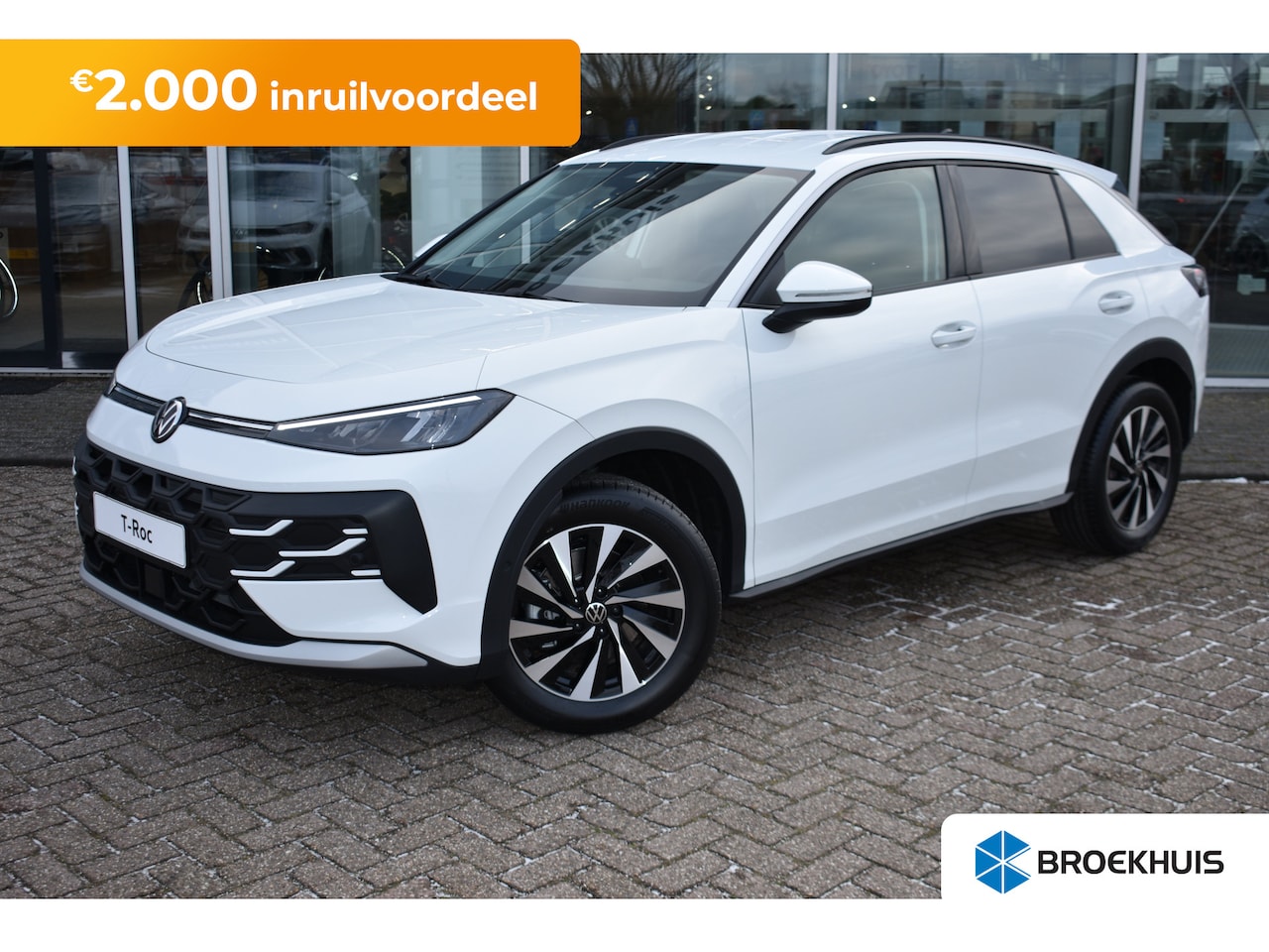 Volkswagen T-Roc - Life First Edition Inclusief €2000,- inruilvoordeel | 'App-Connect' draadloze smartphone i - AutoWereld.nl