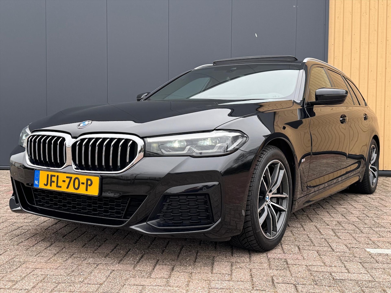 BMW 5-serie Touring - (g31) 530i 252pk xDrive Business Edition M-Sport | Pano | HUD | Stoelverwarming | Camera | - AutoWereld.nl