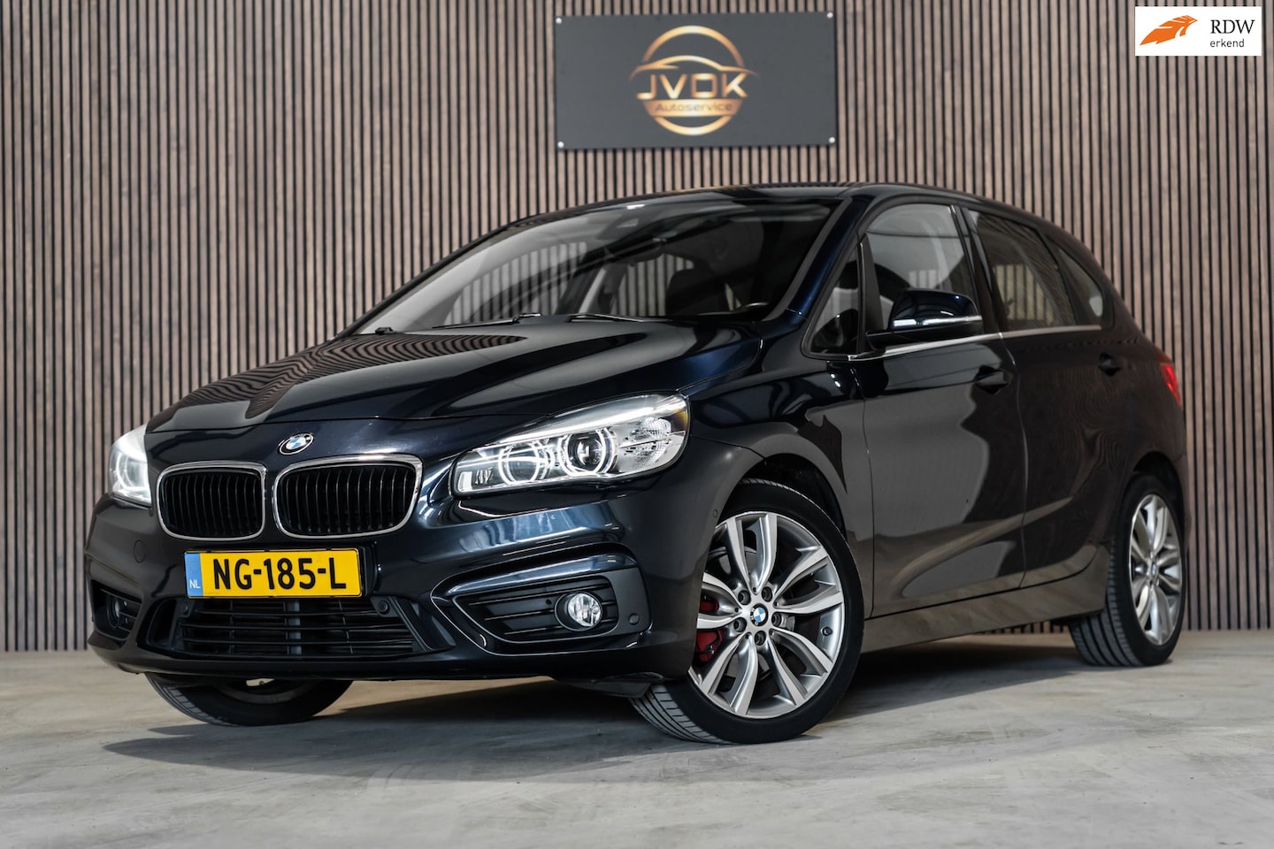 BMW 2-serie Active Tourer - 220i Leder PDC Automaat Stoelverwarming - AutoWereld.nl