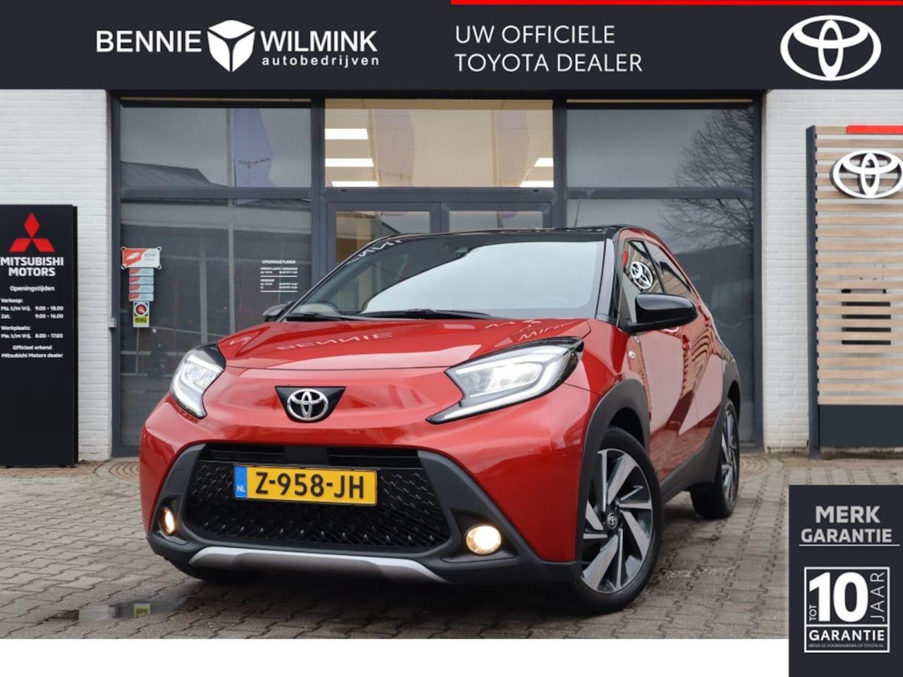 Toyota Aygo X - 1.0 VVT-i S-CVT Envy Automaat Bi-tone | Keyless | Camera | 18 in - AutoWereld.nl