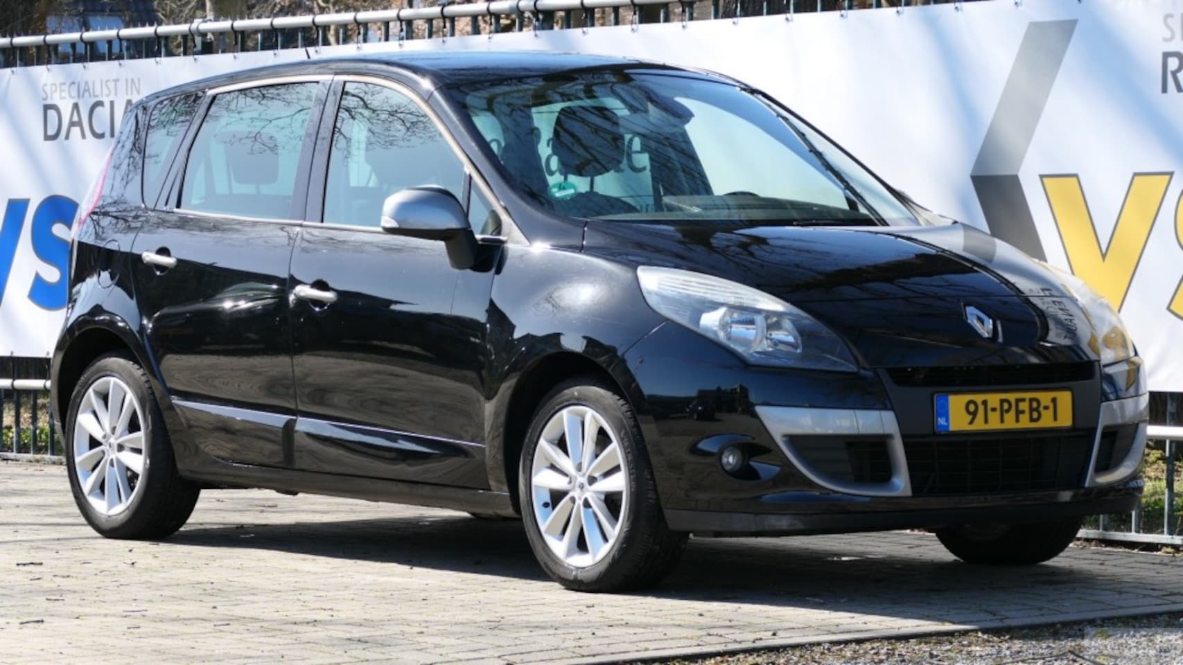 Renault Scénic - 1.6 110 Celsium - AutoWereld.nl