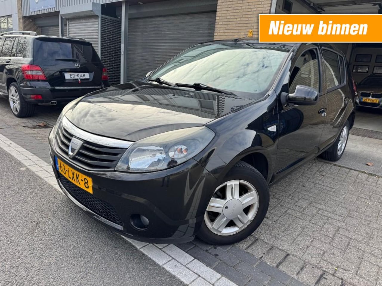 Dacia Sandero - 1.2 Blacklineb AIRCO NAVI NAP APK HANDEL PRIJS - AutoWereld.nl