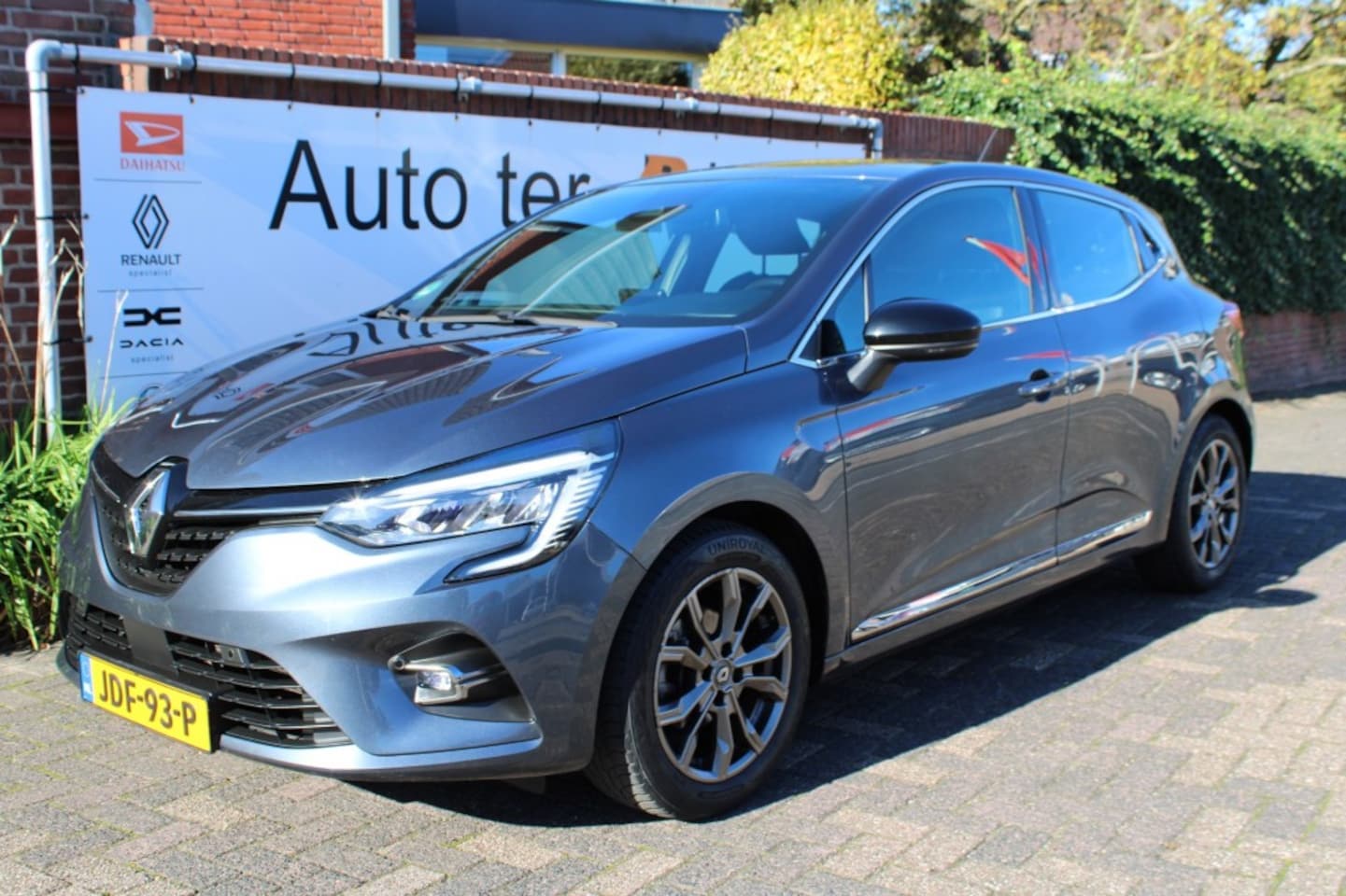 Renault Clio - TCe 100 pk Intens camera /groot scherm/stoelverw./stuurverw. /e.t.c. - AutoWereld.nl