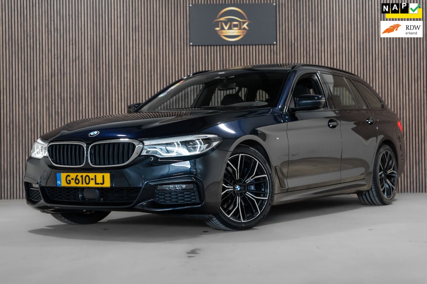 BMW 5-serie Touring - 530i M Sport PANO LEDER LED - AutoWereld.nl