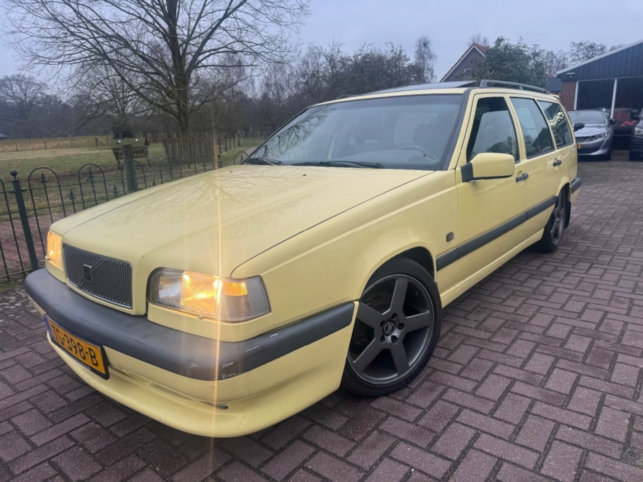 VOLVO 855 T-5R