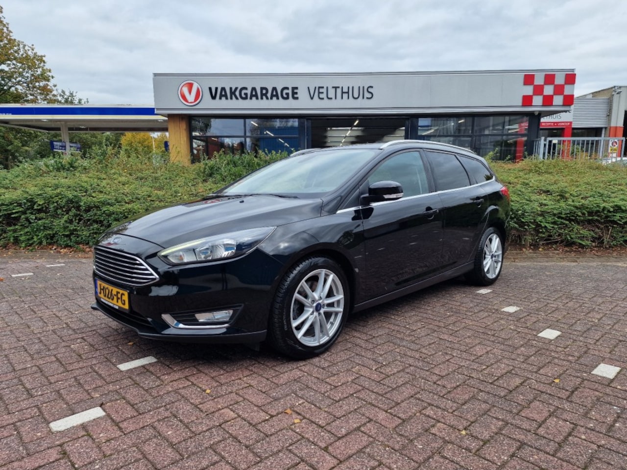 Ford Focus - 1.5 TITANIUM Automaat Nieuwe motor! Trekhaak - AutoWereld.nl