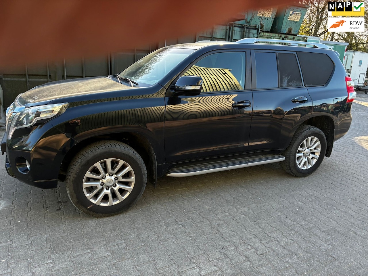 Toyota Land Cruiser - 2017 * 2.8 D-4D-F SX Window Van * SIDE BARS * NAVI * GRIJS KENTEKEN - AutoWereld.nl