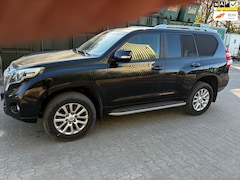 Toyota Land Cruiser - 2017 * 2.8 D-4D-F SX Window Van * SIDE BARS * NAVI * GRIJS KENTEKEN