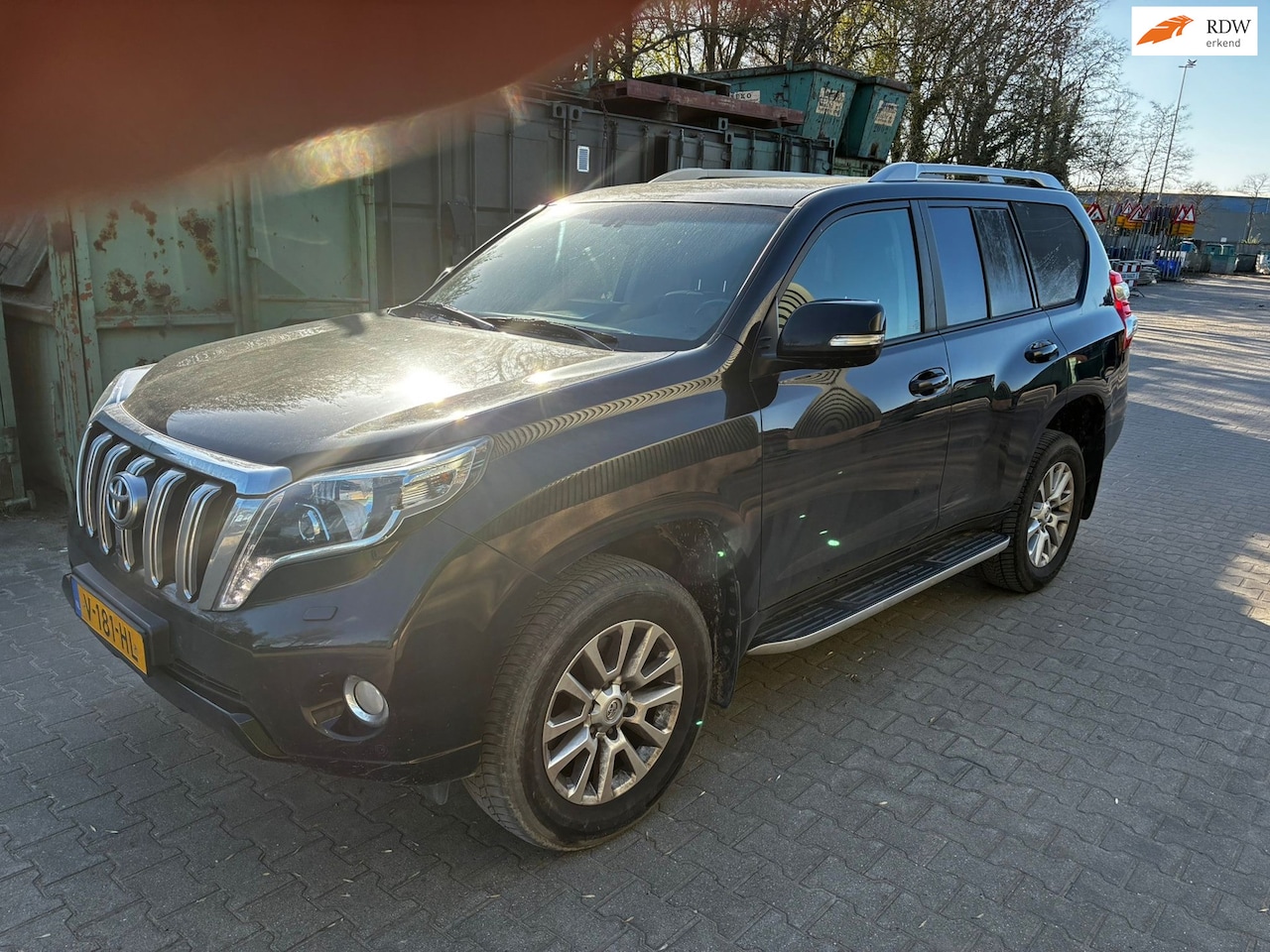 Toyota Land Cruiser - 2017 * 2.8 D-4D-F SX Window Van * SIDE BARS * NAVI * GRIJS KENTEKEN * - AutoWereld.nl