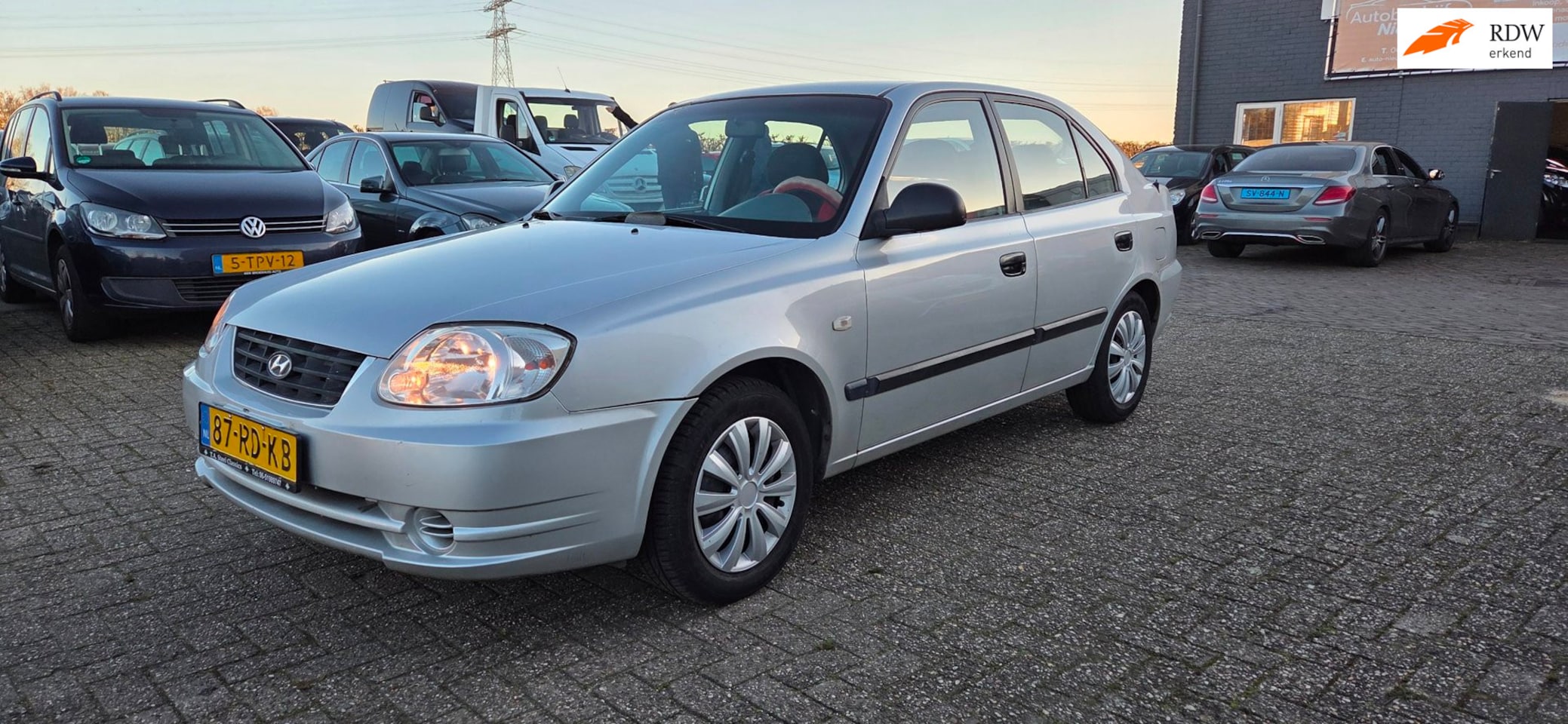 Hyundai Accent - 1.3i GL Airco 5 deurs apk 12-2026 - AutoWereld.nl