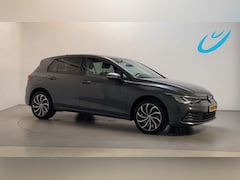 Volkswagen Golf - 1.0 TSI 110pk Life Navigatie Sfeerverlichting Climate Control