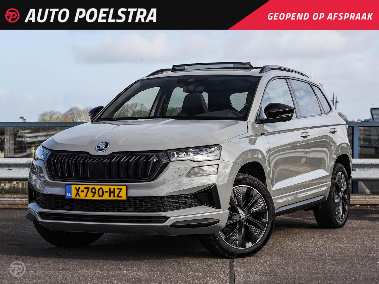 Skoda Karoq - 1.5 TSI ACT 150 PK DSG Sportline Panoramadak Camera ACC Matrix LED Virtual Cockpit Sfeerve - AutoWereld.nl