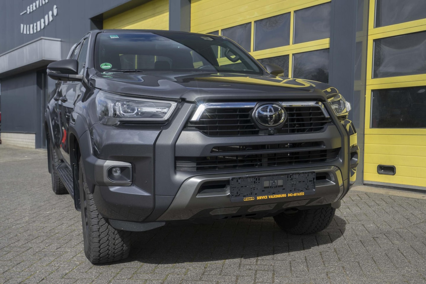 Toyota HiLux - 2.8 D-4D Double Cab Invincible 2.8 D-4D Double Cab Invincible - AutoWereld.nl
