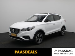 MG ZS - EV Luxury 45 kWh | 1e-Eigenaar | Leder | Navi | Panoramadak | Apple CarPlay | Camera | Ada