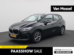 BMW 2-serie Active Tourer - 230e xDrive | AUTOMAAT | TREKHAAK | HEAD-UP DISPLAY | 360 CAMERA | NAVIGATIE | MEMORY STOE