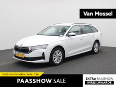 Skoda Octavia Combi - 1.5 TSI MHEV Business Edition Metallic lak | Donker getint glas achter | Travel Assist Pak