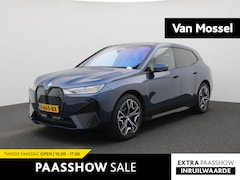 BMW iX - xDrive40 High Executive 77 kWh | NAVIGATIE | HUD | LED | TREKHAAK | CAMERA