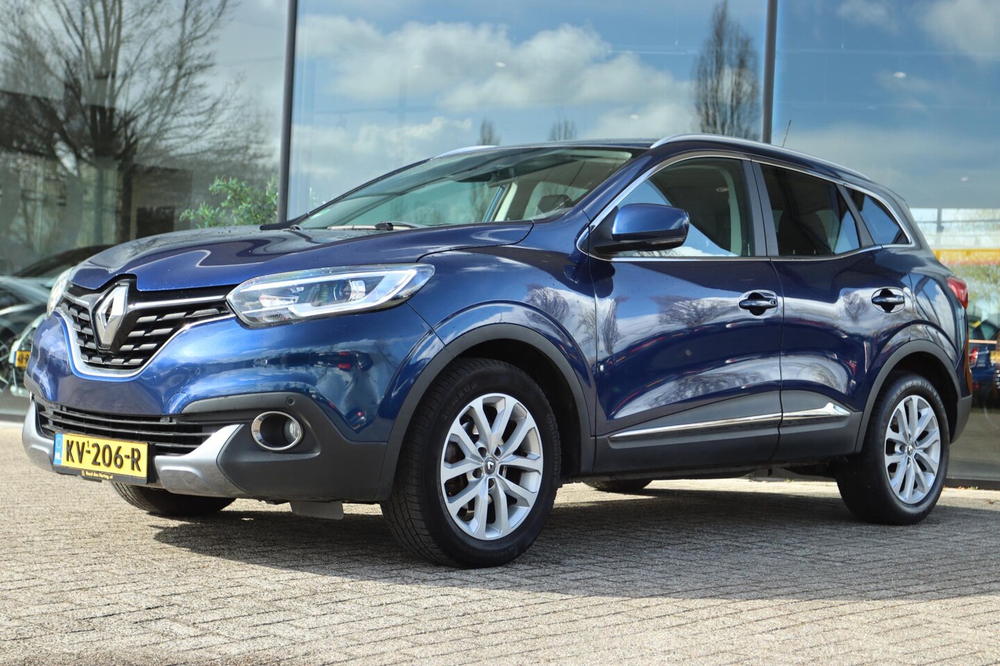 Renault Kadjar - 1.2 TCe INTENS AUT. | KEY-LESS | CRUISE | PDC | CLIMATE | LMV - AutoWereld.nl