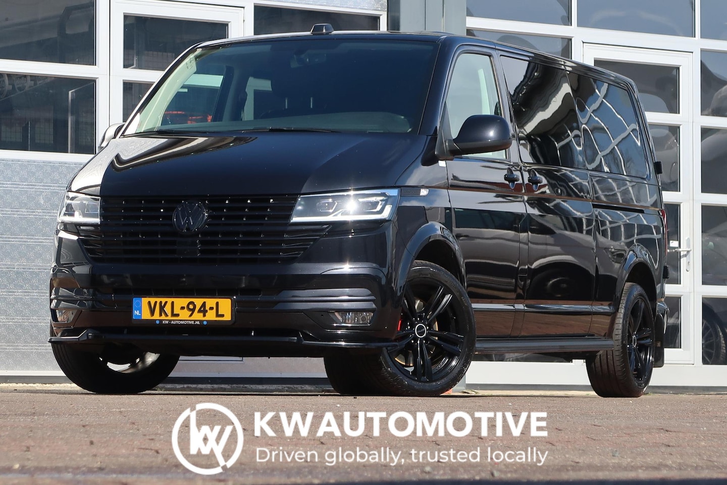 Volkswagen Transporter - 2.0 TDI L2H1 32 DC Highline AUT/ LED/ 2X SCHUIFDEUR/ CRUISE/ NAVI/ CLIMA/ ETC.. - AutoWereld.nl