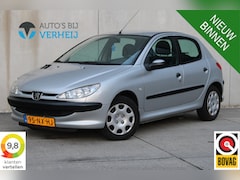 Peugeot 206 - 1.4 XR / 5-DEURS / CENTRALE VERGRENDELING / NIEUWE APK