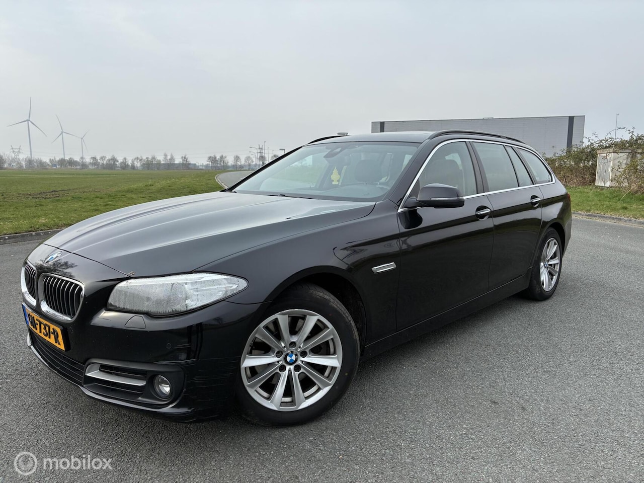 BMW 5-serie Touring - 520d / Panorama / automaat / stoelverw - AutoWereld.nl